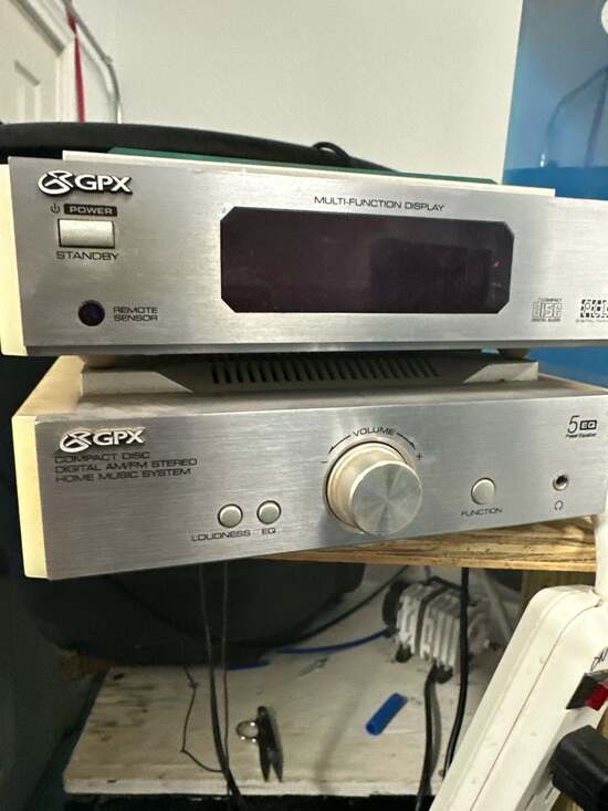 GPX Mini System AM/FM - Picture 3 of 8